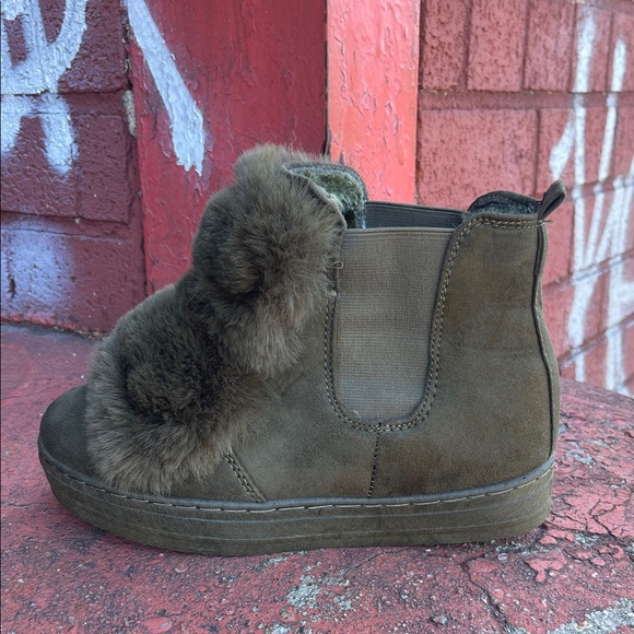 Faux Fur Trimmed Olive Green Ankle Boots - Picture 2 of 6